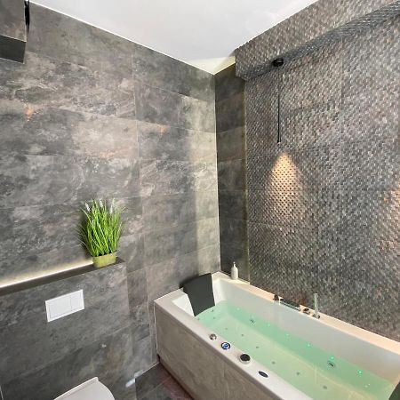 Apartament Bialy Z Jacuzzi Krasków Eksteriør bilde