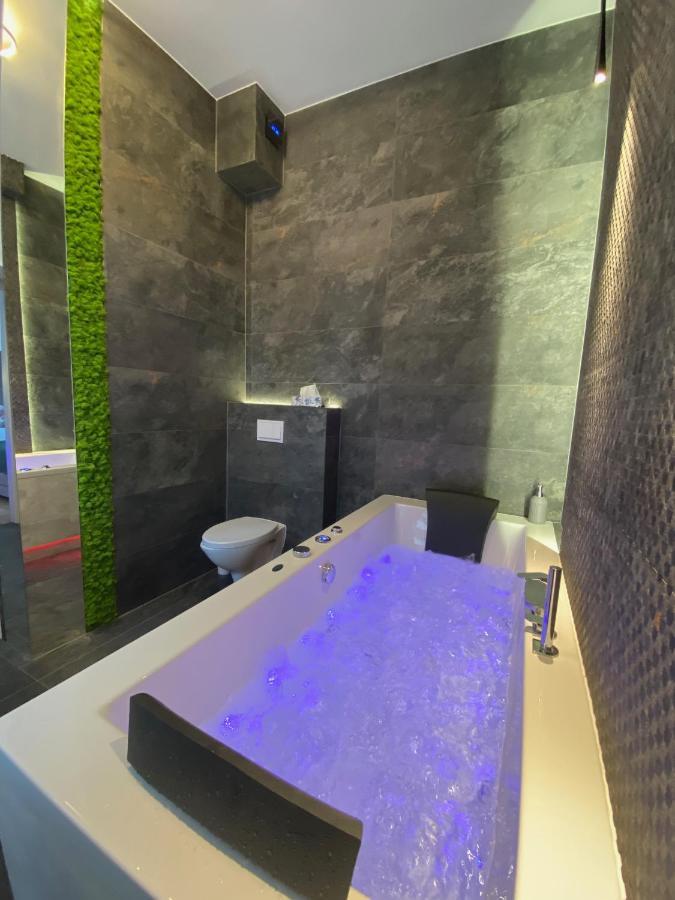 Apartament Bialy Z Jacuzzi Krasków Eksteriør bilde