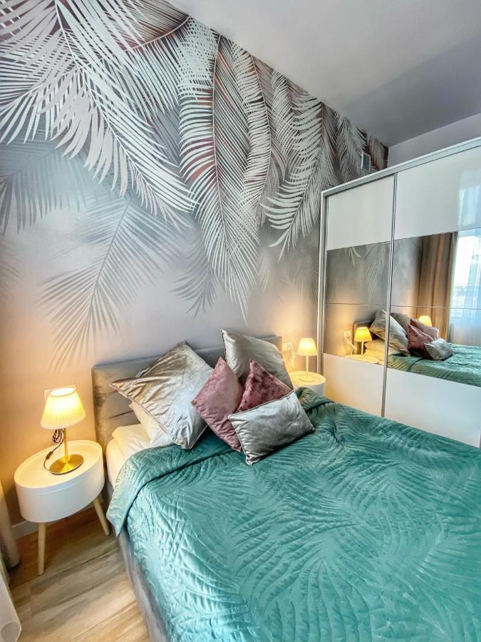 Apartament Bialy Z Jacuzzi Krasków Eksteriør bilde