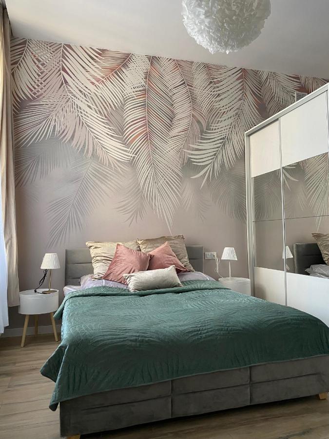 Apartament Bialy Z Jacuzzi Krasków Eksteriør bilde