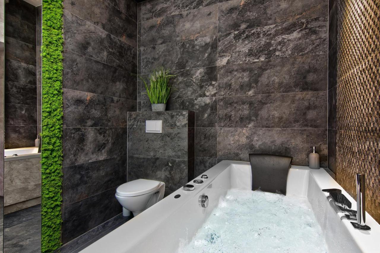 Apartament Bialy Z Jacuzzi Krasków Eksteriør bilde